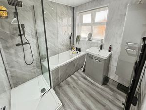 Bathroom - click for photo gallery